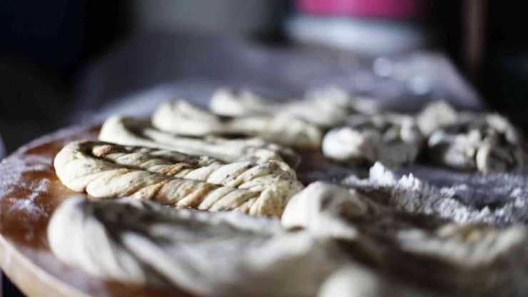 Odun ateşinde pişirdiği güdük böreği geçim kaynağı oldu