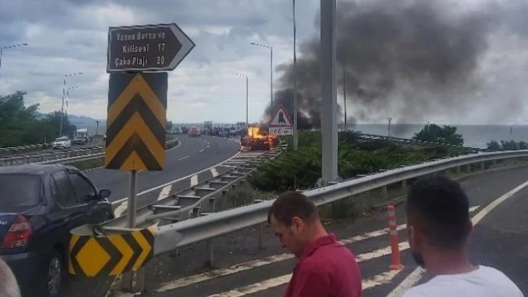 Ordu'da düğün konvoyunda otomobil alevlere teslim oldu