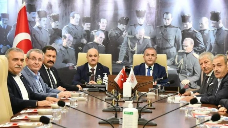 Orta Karadeniz'deki valiler Samsun'da toplandı