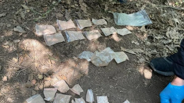 Otoyol kenarında uyuşturucu satışına polisten suçüstü