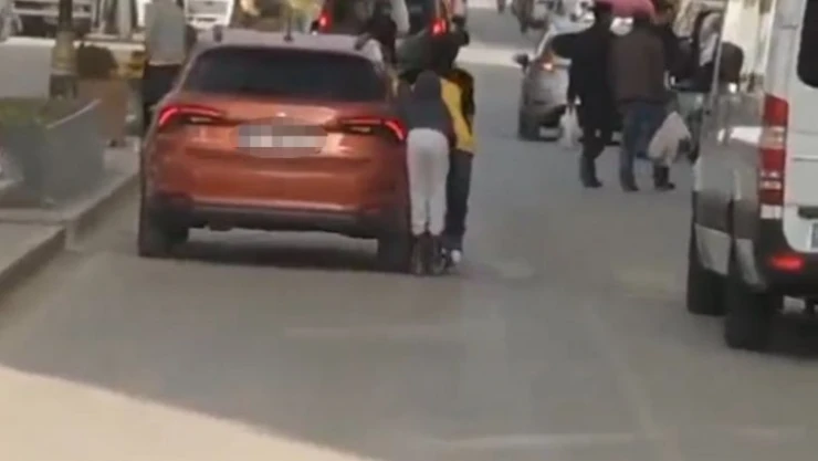 Patenli çocukların tehlikeli yolculuğu kamerada