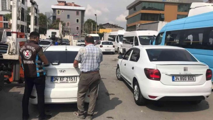 Pendik'te trafikte drift atıp aracını arkadaşının üzerine süren magandaya ceza yağdı