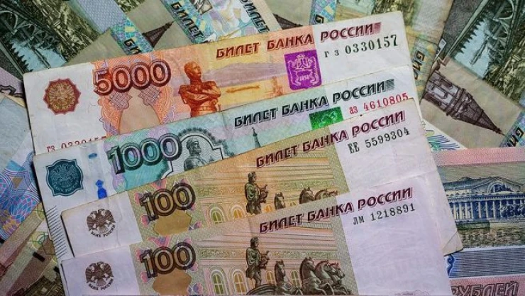 Rus rublesindeki değer kaybı sürecek