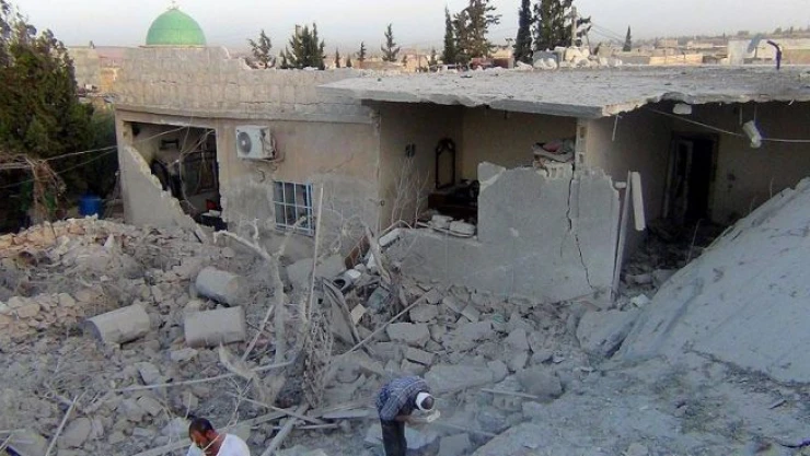 Rus uçakları yerleşim yerini vurdu: 6 ölü