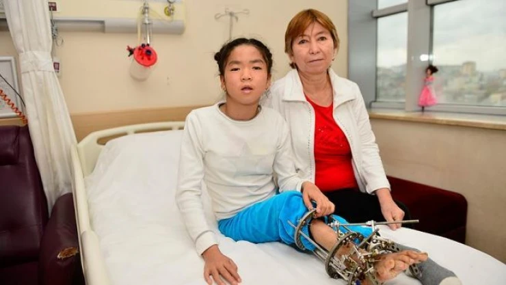 Rusların iyileştiremediği çocuğu Türk doktorlar ayağa kaldırdı