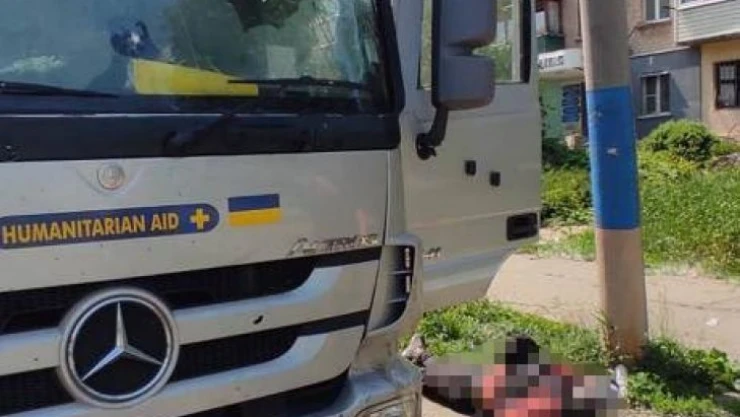 Rusya, Luhansk'ta tahliye aracını vurdu