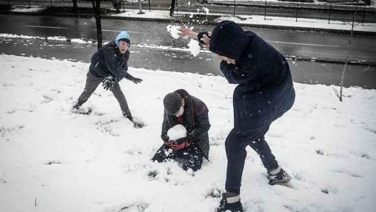 Samsun ve Çorum'da eğitime kar engeli