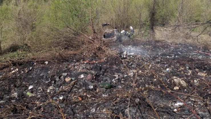 Şarampole uçan araç alev alev yandı