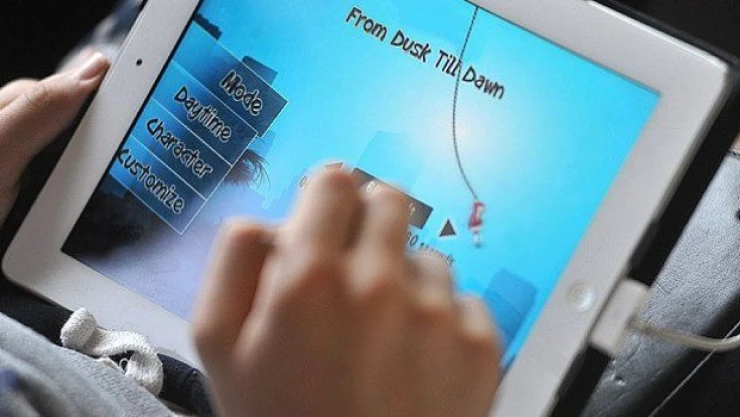 Şehit çocuklarına bayram hediyesi tablet ve dizüstü