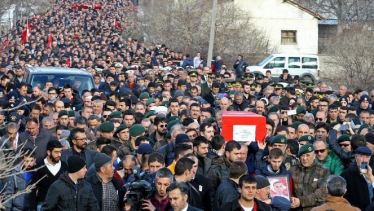 Şehit polis Büyükpoyraz son yolculuğuna uğurlandı