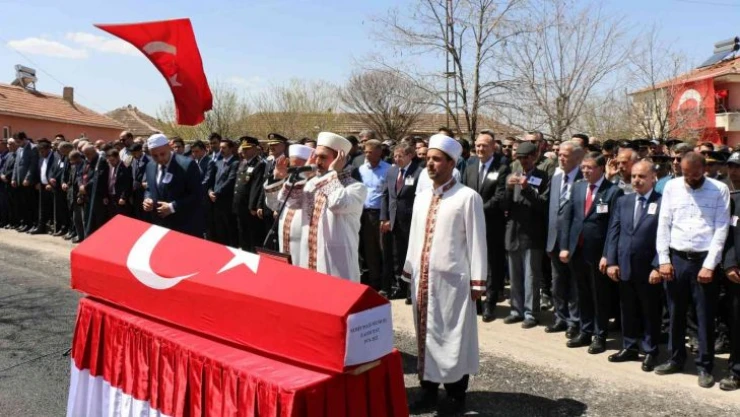 Şehit polis memuru Mat, memleketi Yozgat'ta son yolculuğuna uğurlandı