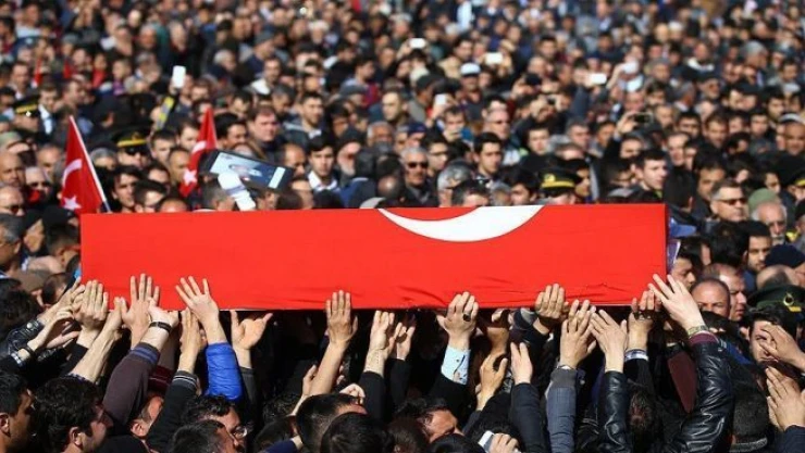Şehit Uzman Çavuş Karabulut son yolculuğuna böyle uğurlandı
