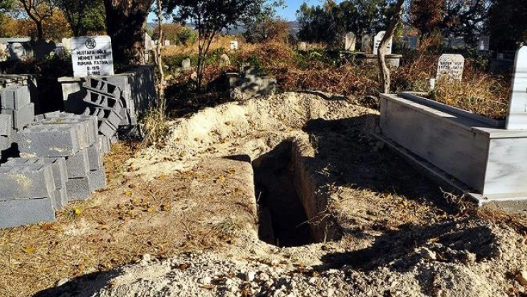 Selası verildi, mezarı kazıldı, ölmediği anlaşıldı