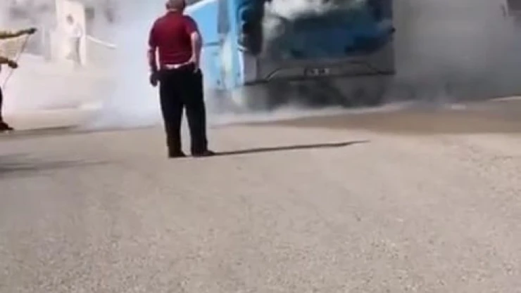 Seyir halindeyken alev alan halk otobüsü korku dolu anlar yaşattı