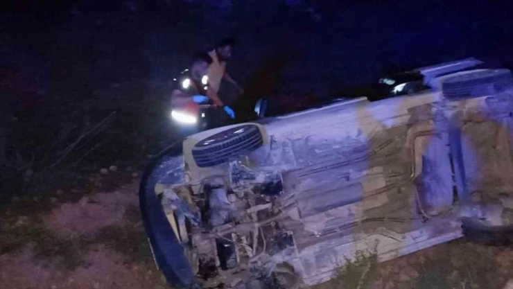 Siirt'te otomobil şarampole yuvarlandı: 2'si çocuk 7 yaralı