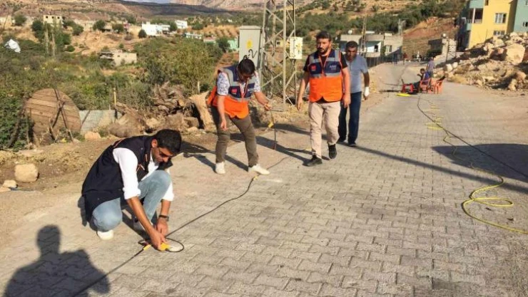 Siirt'te yer altından gelen sesler için AFAD ekipleri köyde incelemede bulundu