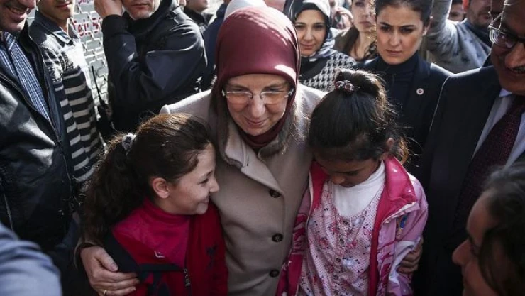 Devlet, terörden etkilenenlerin yanında... Silopi'de 4 bin 500 aile ziyaret edildi