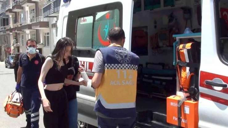 Sınavdan çıkan öğrenci heyecandan bayıldı