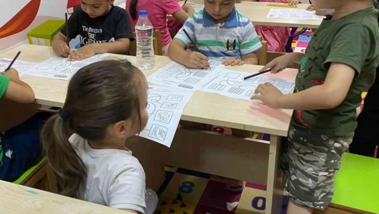 Sincan'da çocuklar anneleriyle matematik öğreniyor