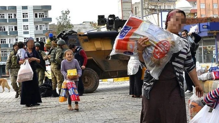 Şırnak'ta güvenlik güçleri vatandaşlarla el ele