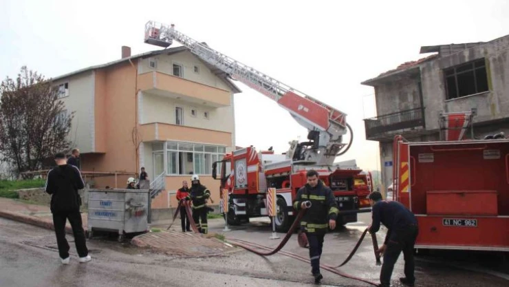 Şömineden çıkan yangın paniğe sebep oldu