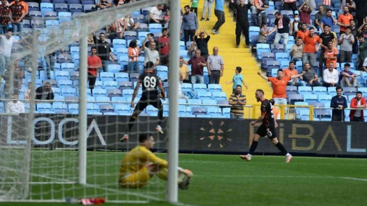 Spor Toto 1. Lig: Adanaspor AŞ: 1 - Boluspor: 1 (İlk yarı)