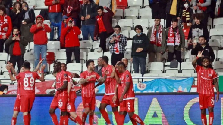 Spor Toto Süper Lig: Antalyaspor: 4 - Hatayspor: 1 (Maç sonucu)
