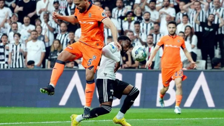 Spor Toto Süper Lig: Beşiktaş: 0 - Başakşehir: 0  (İlk Yarı)