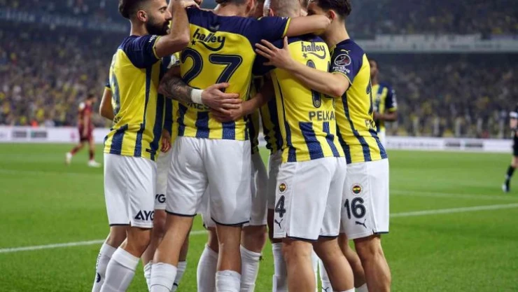 Spor Toto Süper Lig: Fenerbahçe: 1 - Göztepe: 0 (Maç devam ediyor)