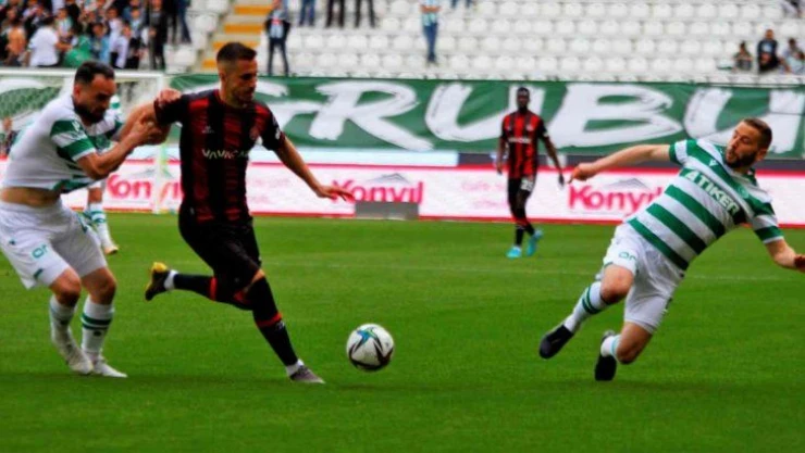 Spor Toto Süper Lig: Konyaspor: 1 - Fatih Karagümrük: 0 (İlk yarı)