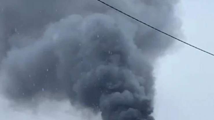Sultangazi'de işçilerin kaldığı konteynerde yangın çıktı: İşçiler ölümden döndü