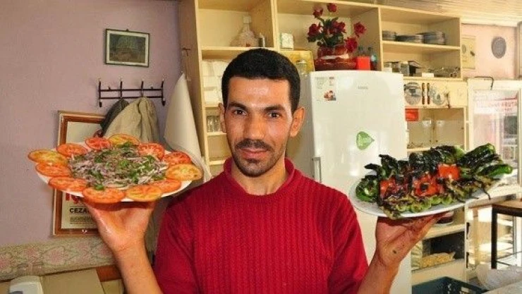 Suriye'de öğretmendi Türkiye'de kebapçılık yapıyor