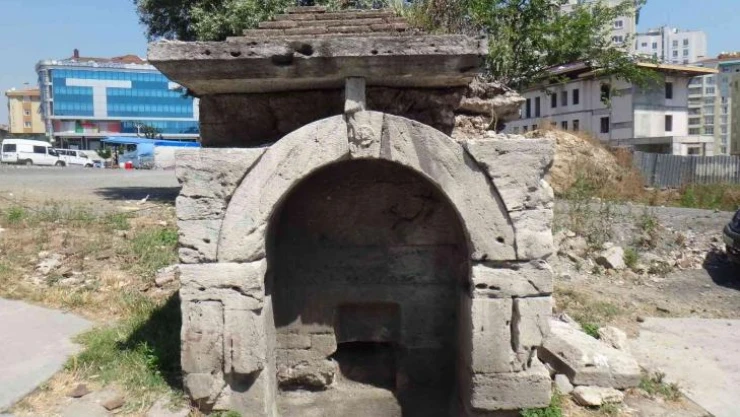Tarihi Seyitnizam çeşmesi yeni yerinde tekrar hayat bulacak