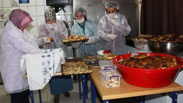 Taşovalı kadınlardan Cizre'deki güvenlik güçlerine destek