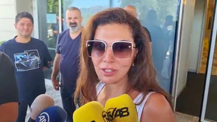 Tatlıses, kendisine ziyarete gelen Ebru Yaşar'ı uyardı