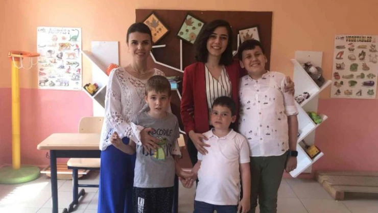 Tayini çıkan öğretmenin peşinden gittiler