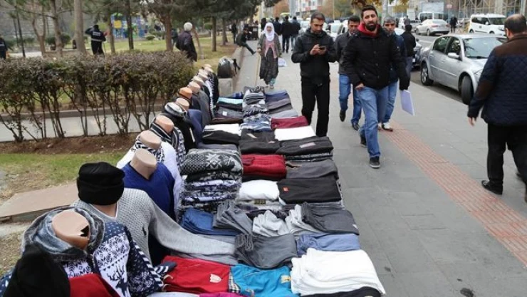 Terör mağduru esnaf işportacı oldu