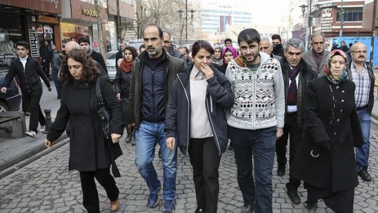 Teröristlerin cesetlerini almaya giden HDP'li gruba ateş açıldı