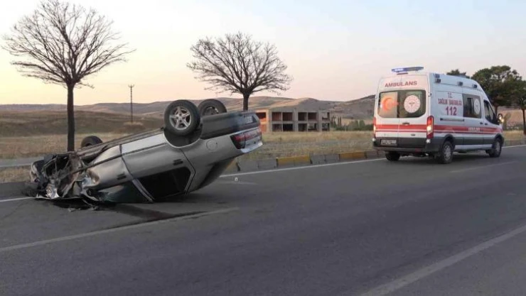 Tıra çarpan otomobil takla attı: 1 yaralı