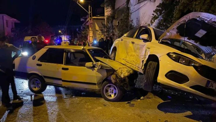 Tokat'ta iki otomobil çarpıştı: 4 yaralı