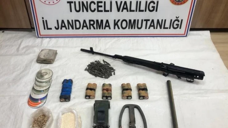 Tunceli'de patlayıcı, mühimmat ve yaşam malzemeleri ele geçirildi