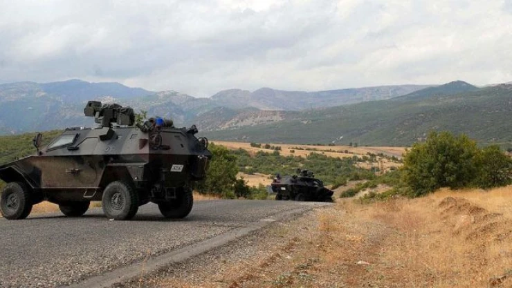 Tunceli'de teröristlerin barınaklarına operasyon