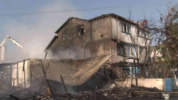 Tuzla'da polyester atölyesinde korkutan yangın