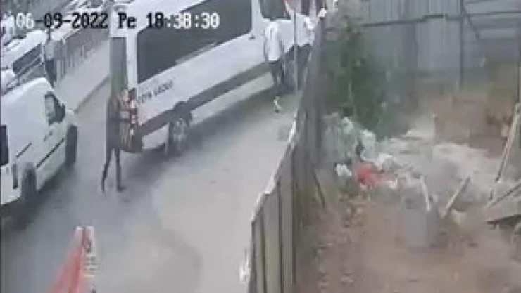 Tuzla'da tartıştığı kişiyi sırtından bıçaklayıp kovaladı