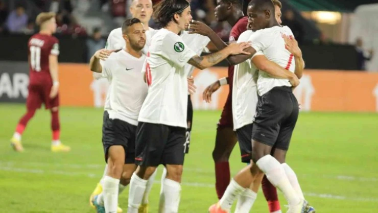 UEFA Avrupa Konferans Ligi: CFR Cluj: 0 - Sivasspor: 1 (İlk yarı)