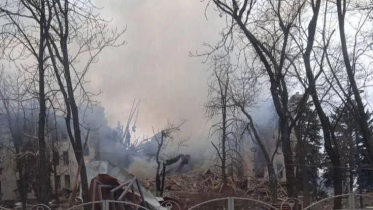 Ukraynalı milletvekili Gurin: 'Mariupol tiyatrosuna sığınanlar göçük altından sağ çıkıyor'