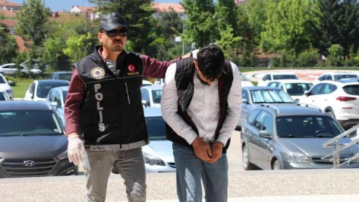 Uyuşturucu operasyonunda 895 adet hap ele geçirildi: 2 tutuklu