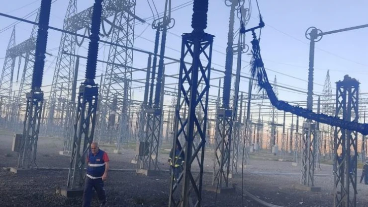 Van'daki trafo yangını 6 saatte söndürüldü