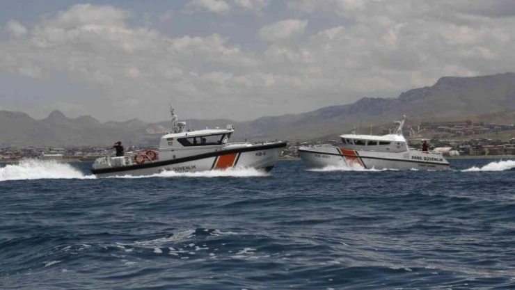 Van Gölü'nün incileri 'Sahil Güvenlik' ile güvende