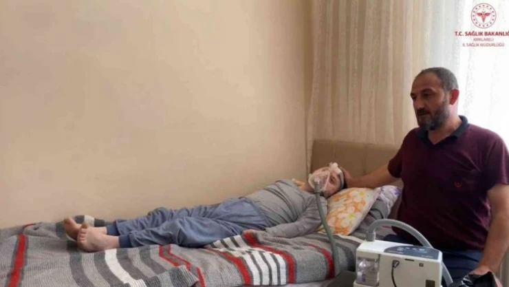 Yatağa bağımlı olarak yaşayan down sendromlu hastanın yardımına sağlık teşkilatı yetişti